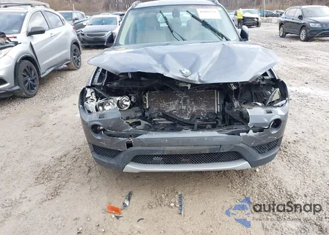 2013 BMW X1 xDrive28I z USA, uszkodzony, nr VIN WBAVL1C58DVR86362